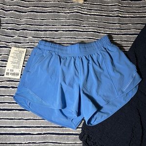 lululemon hotty hot short 4"